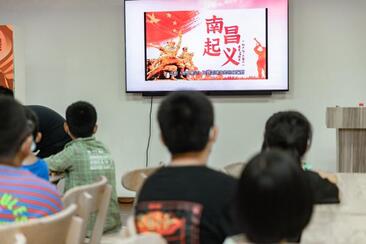 溧阳市档案馆建军节纸浆画体验活动